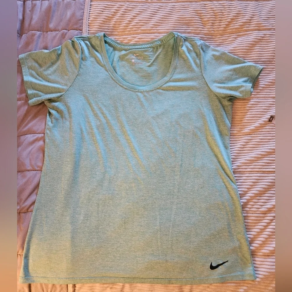 Nike Women's Aqua Heather Short Sleeve Tee Size L